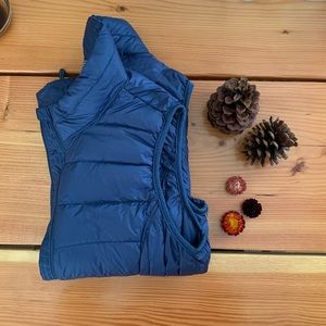 🌷3/$25 Weatherproof Puffer Vest